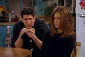 Friends : David Schwimmer (Ross) a détesté faire cette photo promo culte de la série