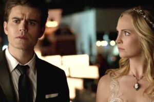 The Vampire Diaries : Paul Wesley explique qu’embrasser Candice King était « gênant »