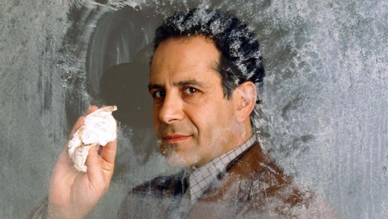 Monk Tony Shalhoub révèle l'incroyable événement qui a inspiré l