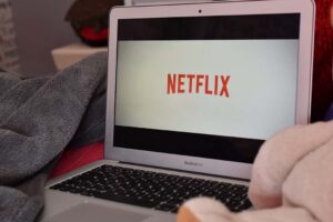 Netflix : cette série est dans le TOP 10 toutes les semaines et personne ne la connait