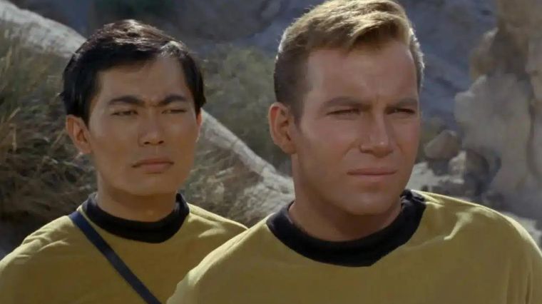 William Shatner et George Takei dans la série Star Trek.