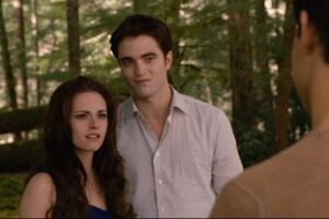 Twilight : pourquoi Robert Pattinson porte une perruque dans Révélation Partie 2 ?