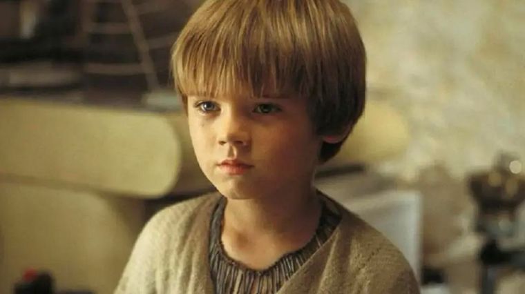 Anakin skywalker la mena fantôme enfant star Wars joué par Jake Lloyd