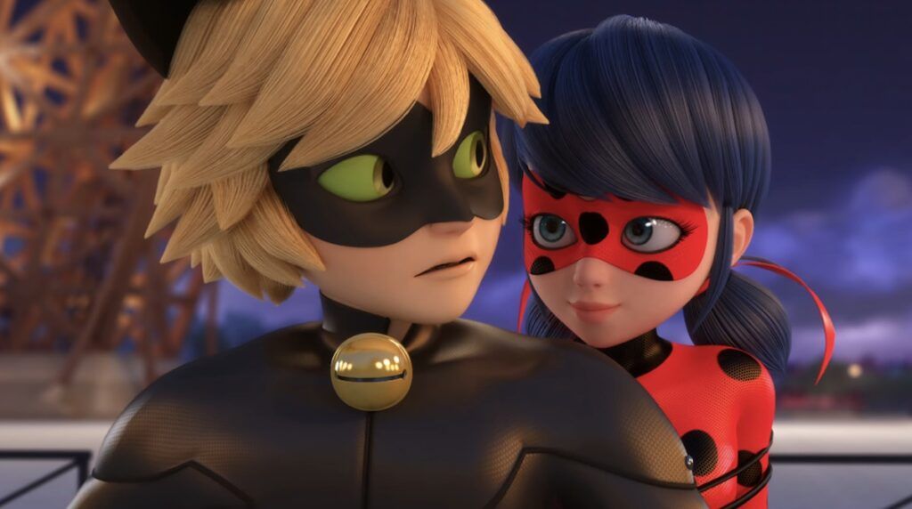 Personnage miraculous ladybug et chat noir, Marinette et adrien sous la Tour Eiffel