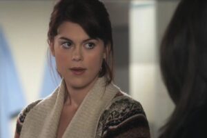 Pretty Little Liars : Lindsey Shaw (Paige) confie avoir été virée à cause de ses addictions