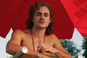 Stranger Things : une Américaine arnaquée de 10 000 dollars par un homme se faisant passer pour Dacre Montgomery