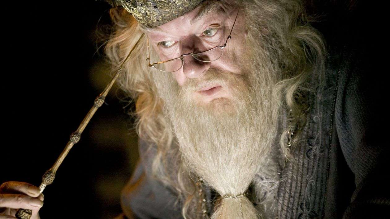 Harry Potter : pourquoi n&rsquo;y a-t-il pas le fantôme de Dumbledore à Poudlard après sa mort ?