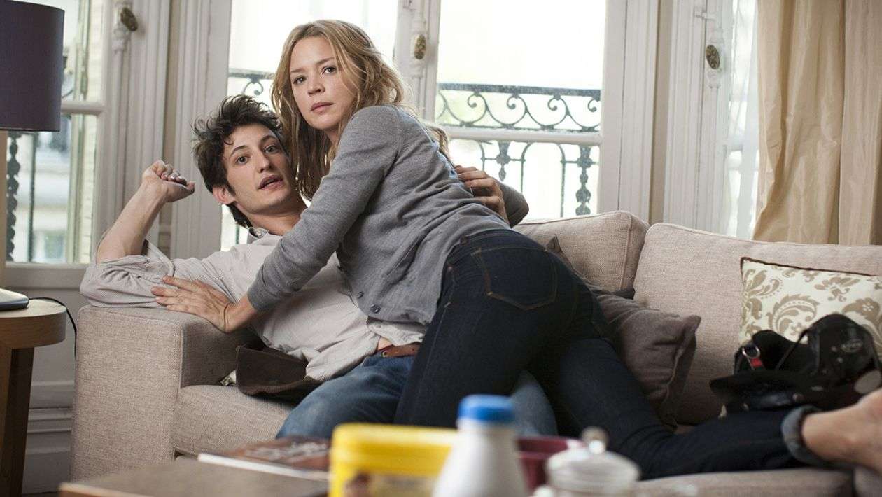 20 ans d’écart : quel âge Pierre Niney et Virginie Efira ont-ils vraiment dans le film ?