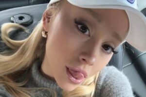 Ariana Grande accro à la chirurgie esthétique, elle se confie en larmes