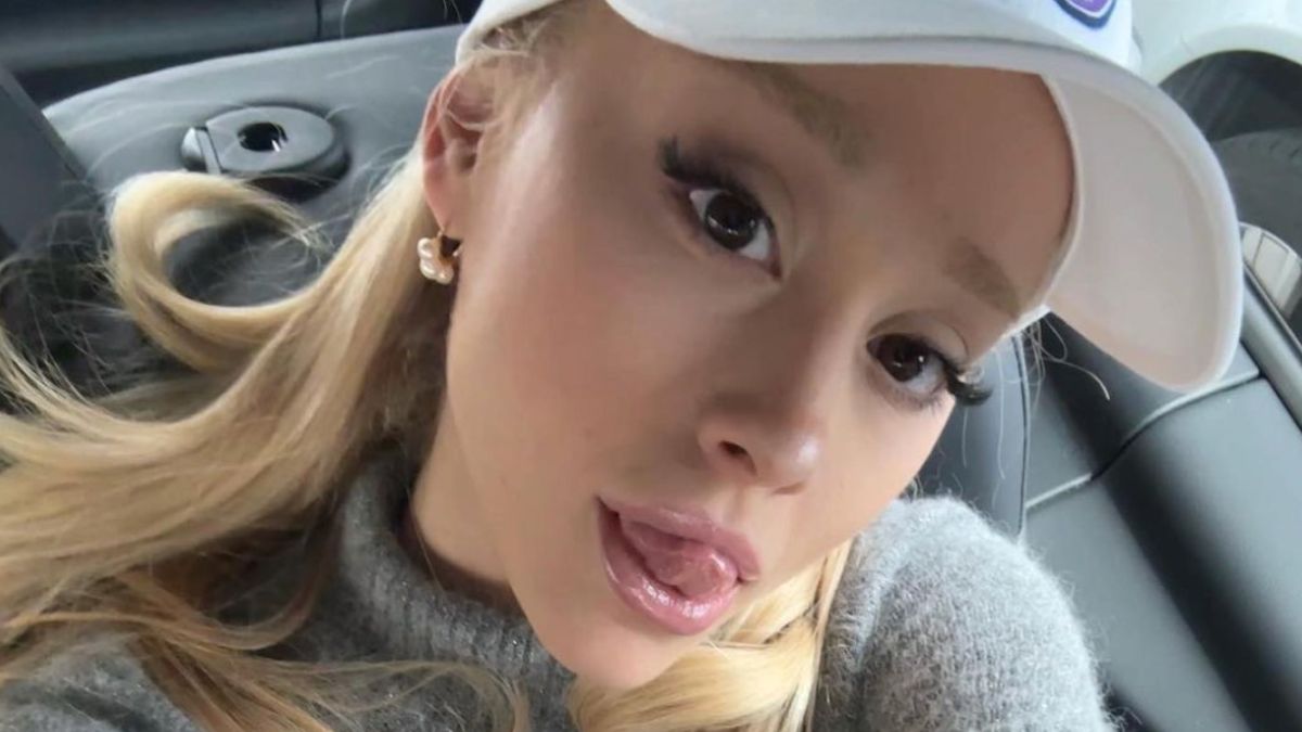 Ariana Grande accro à la chirurgie esthétique, elle se confie en larmes