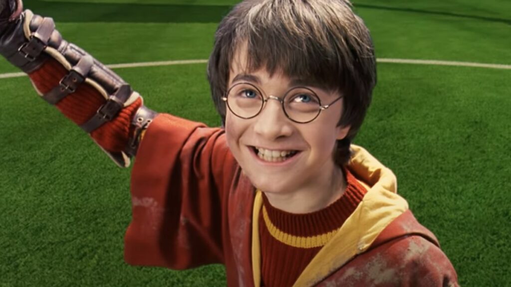 Harry joue au Quidditch dans Harry Potter à l'école des sorciers.