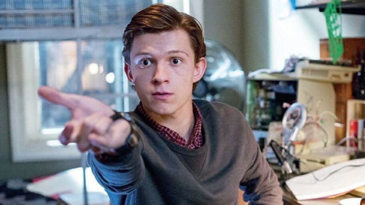 tom-holland-en-peter-parker-dans-spiderman