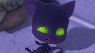 Miraculous : à quoi ressemble l'acteur qui fait la voix de Plagg, le kwami de Chat Noir ?