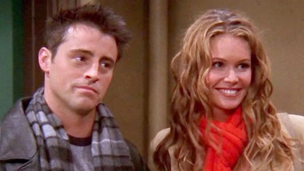 Friends : la vraie raison derrière le départ de Elle McPherson (Janine)