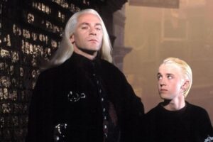 Harry Potter : pourquoi Jason Isaacs (Lucius Malefoy) porte une perruque dans la saga ?