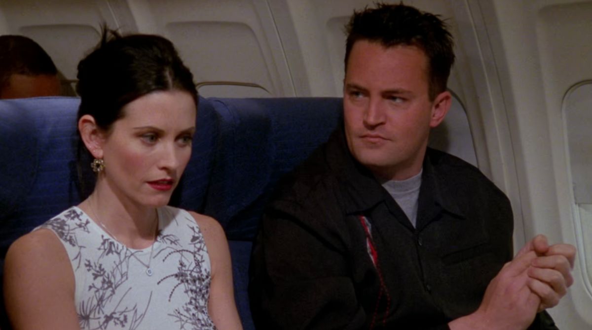 chandler-et-monica-avion-friends-saison-5