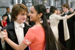 Harry Potter et la Coupe de Feu : pourquoi ne voit-on pas Daniel Radcliffe réellement danser lors de la scène du bal ?