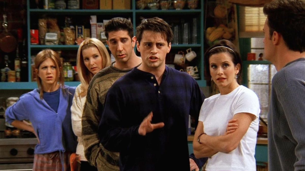 Friends : aviez-vous remarqué que cette actrice était enceinte dans cet épisode ? 