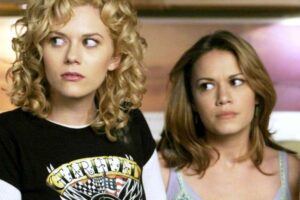 Les Frères Scott : des tensions entre Hilarie Burton et Bethany Joy Lenz ? Les fans pensent qu&rsquo;elles sont en conflit !