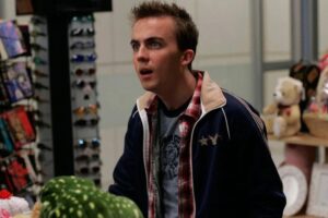 Malcolm : tensions sur le tournage ? Frankie Muniz explique pourquoi il n&rsquo;apparaît pas dans certains épisodes de la série