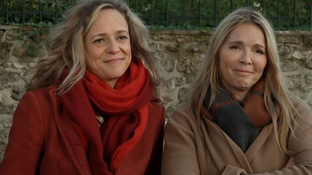 Camille Raymond et Hélène Rollès dans la série Les Mystères de l'Amour.
