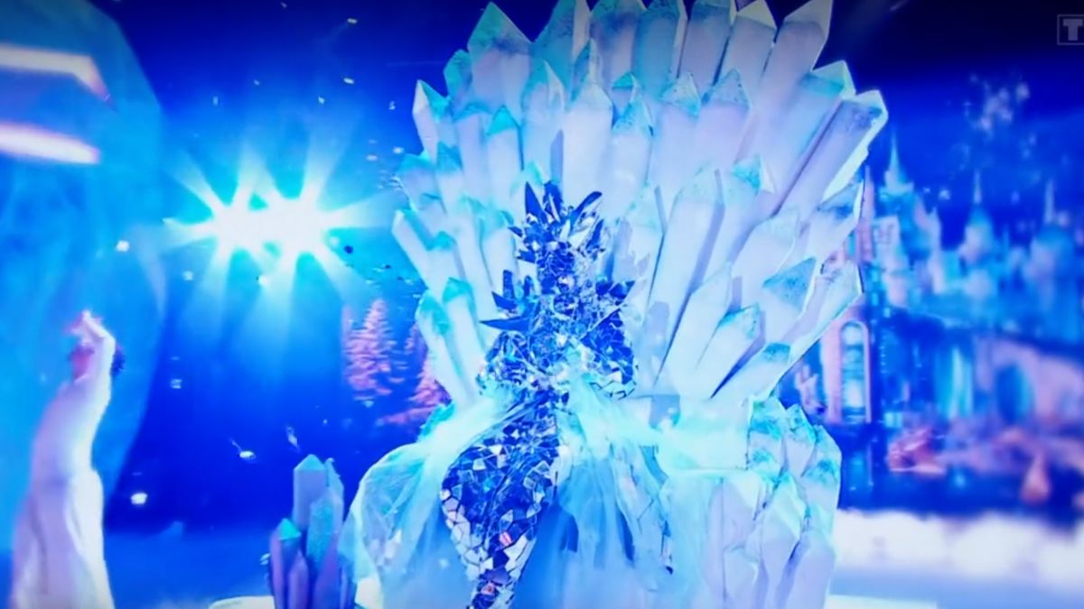 Mask Singer : quelle star internationale se cache sous le costume de la Reine de Glace ?