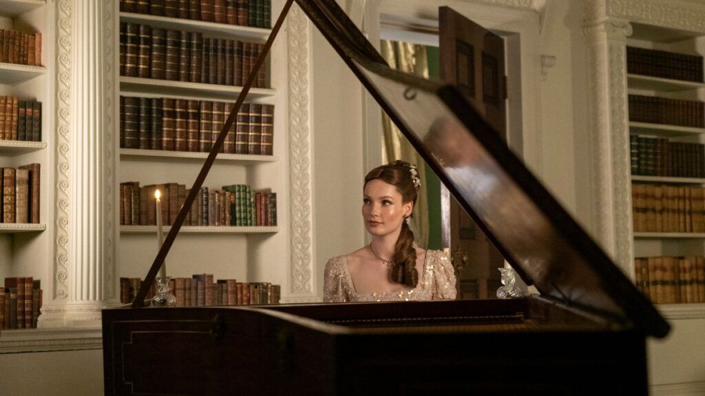 Francesca joue du piano dans la saison 3 de La Chronique des Bridgerton