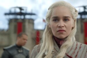 « Ils ne me pensent pas capable de faire mon travail ? » : pourquoi Emilia Clarke a eu peur de se faire virer de Game of Thrones ?