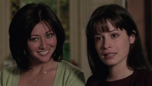 Holly Marie Combs (Piper) et Shannen Doherty (Prue) dans Charmed