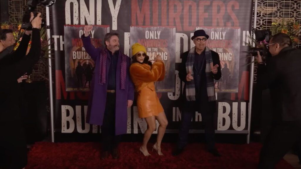 Zach Galifianakis, Eva Longoria et Eugene Levy dans la saison 4 d'Only Murders in the building