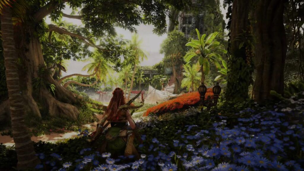 Aloy, voyageant dans une forêt dans le jeu vidéo Horizon Forbidden West durant la présentation de la PS5 Pro