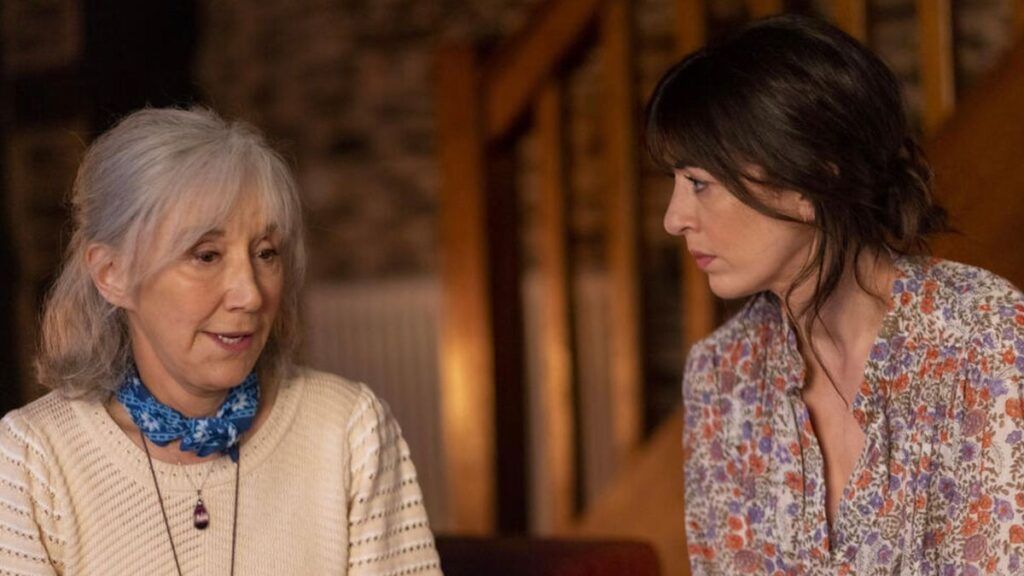 Marie-Anne Chazel et Nolwenn Leroy dans la série Brocéliande sur TF1.