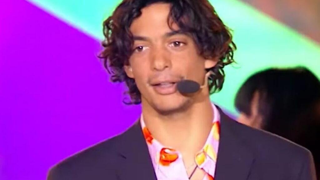 Georges-Alain Jones chante Asereje de Las Ketchup à la Star Academy.