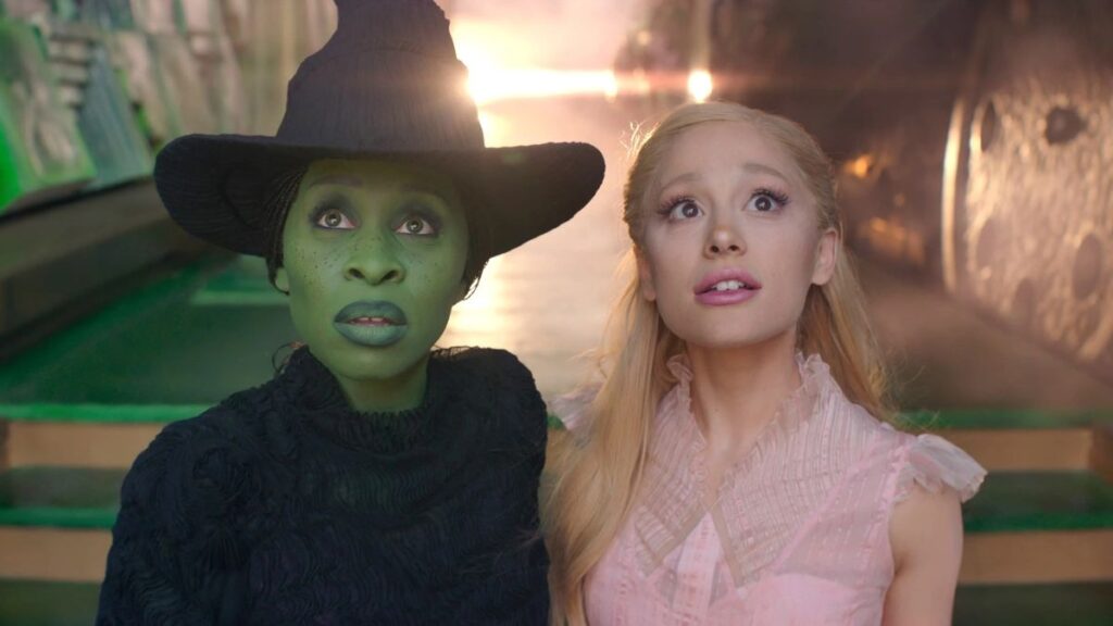 Ariana Grande et Cynthia Erivo dans le film Wicked.