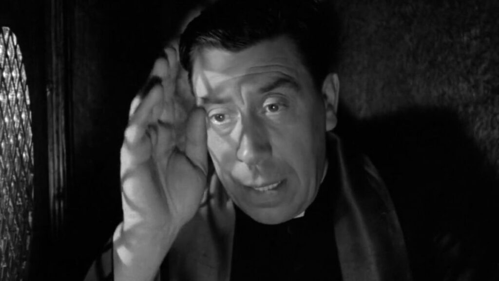 Fernandel dans Le Petit Monde de Don Camillo.