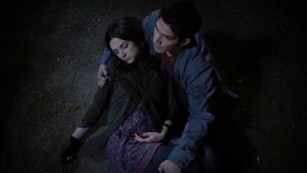 La mort d'Allison Argent dans les bras de Scott McCall dans Teen Wolf