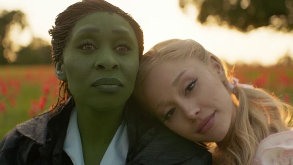 Glinda et Elphaba dans Wicked partie 1 Ariana Grande, Cynthia Erivo