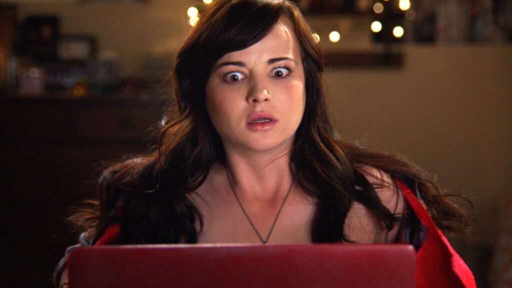 Jenna Hamilton (Ashley Rickards) dans la série Awkward.