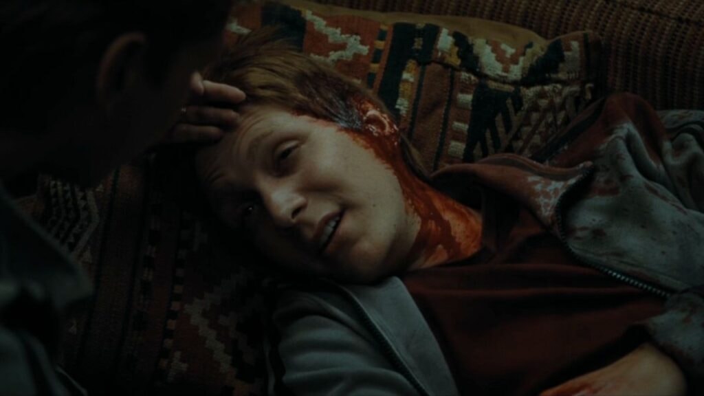 George Weasley blessé à l'oreille après la bataille des Sept Potter dans Harry Potter et les Reliques de la Mort, partie 1