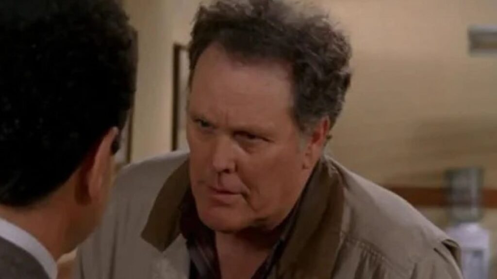 Wings Hauser dans Monk